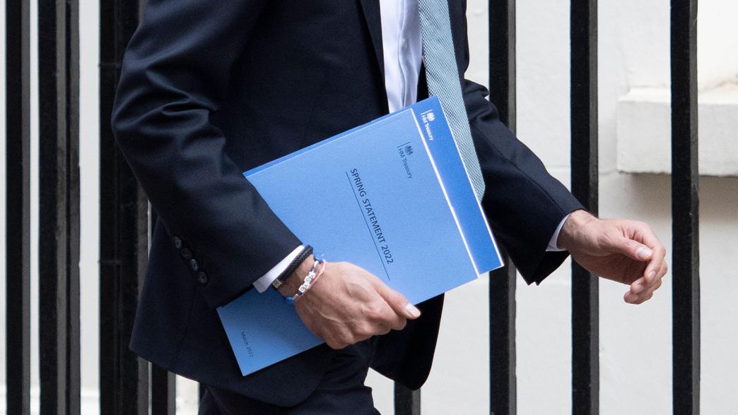 Rishi Sunak leaves Downing Street with the 2022 spring statement