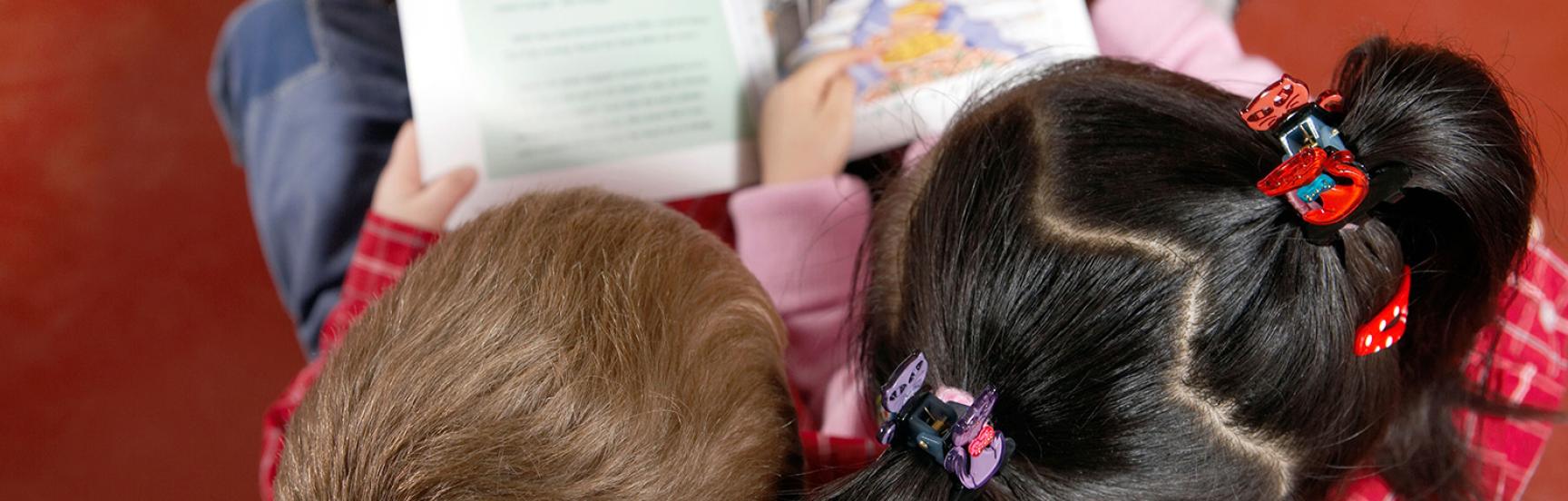 Kids reading