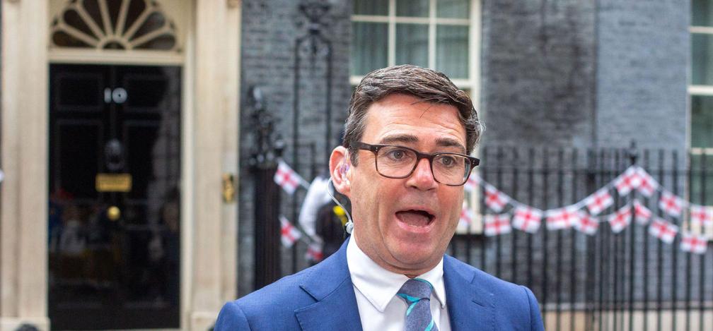 Andy Burnham outside No.10 Downing Street