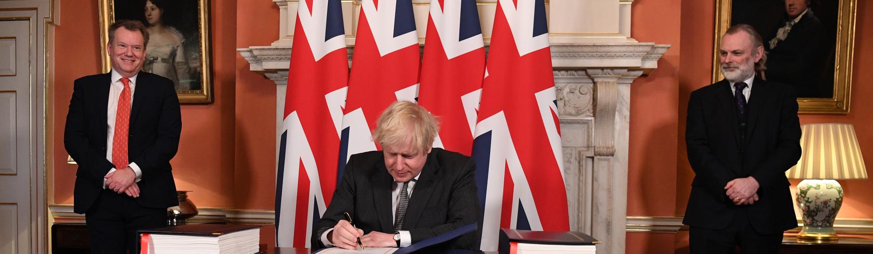 Boris Johnson signs a Brexit deal