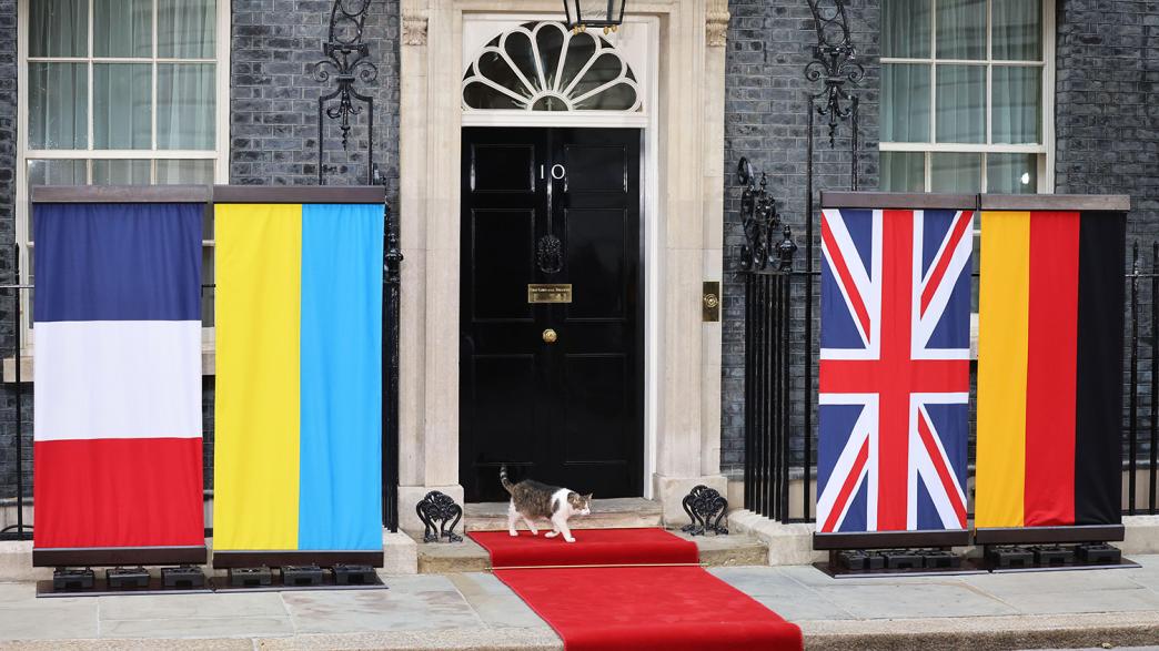 An E3 meeting for Ukraine at Downing Street. Flags for France, Ukraine, UK and Germany are hung outside 